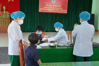 Sáng ngày 20/12/2021 các em học sinh từ khối 7-9 đã được tiêm phòng