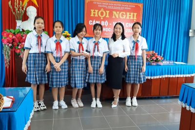 Hội nghị cán bộ-viên chức năm học 2022-2023 trường THCS Hành Tín Đông