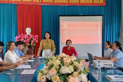 Chi bộ Trường THCS Hành Tín Đông Tổ chức sinh hoạt chuyên đề Quý III/2025